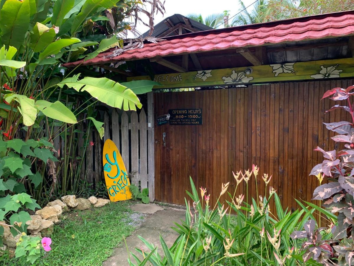 Surf Camp Hotel Bocas Town Exterior photo